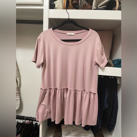 Sweet and soft pink boutique top. - Picture 3 of 3